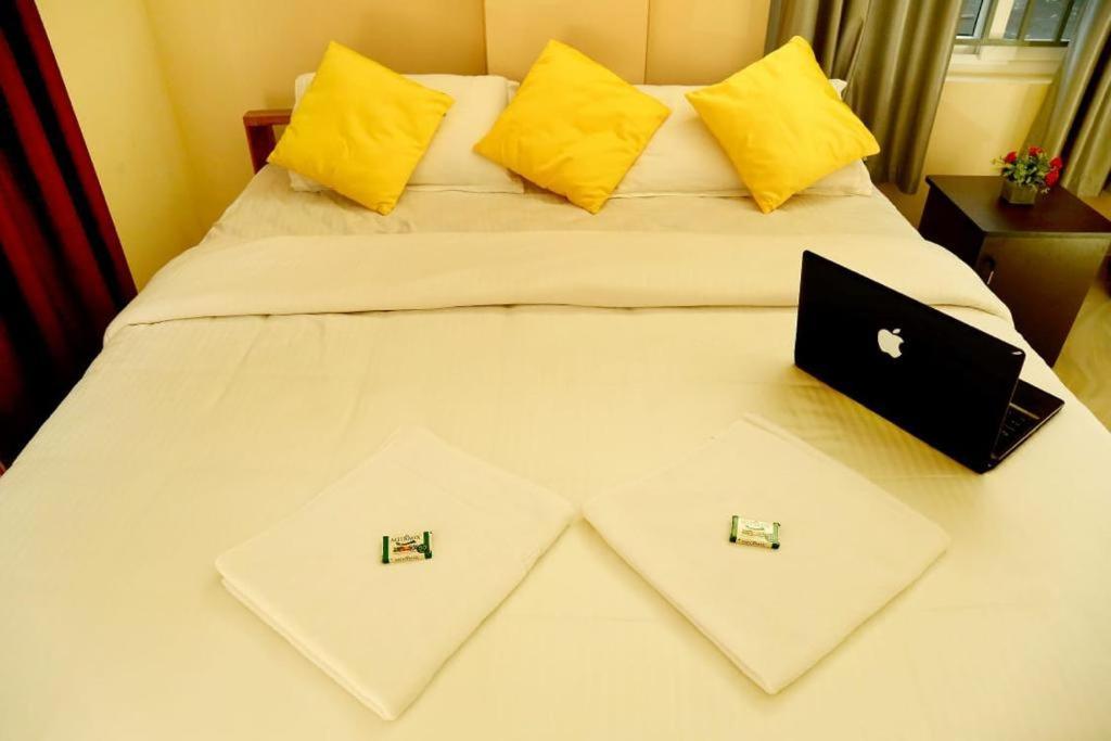 Loyal Residency Bed & Breakfast Sultan Bathery Luaran gambar