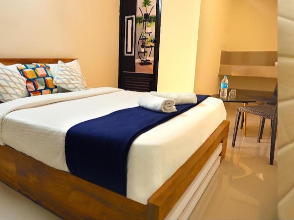 Loyal Residency Bed & Breakfast Sultan Bathery Bilik gambar